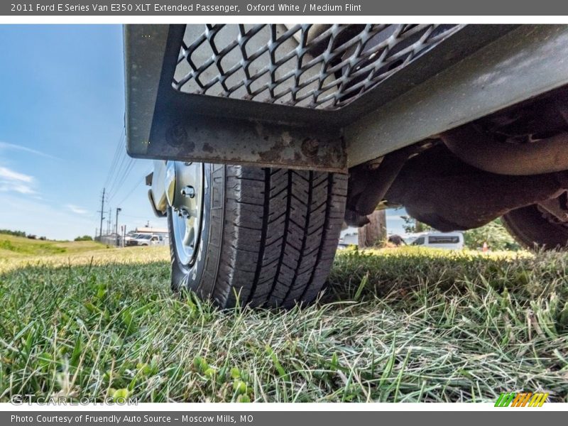 Oxford White / Medium Flint 2011 Ford E Series Van E350 XLT Extended Passenger