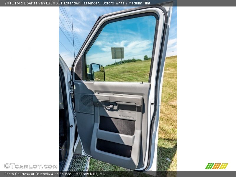 Oxford White / Medium Flint 2011 Ford E Series Van E350 XLT Extended Passenger