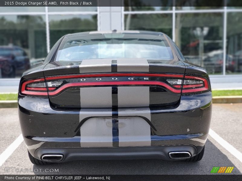 Pitch Black / Black 2015 Dodge Charger SE AWD