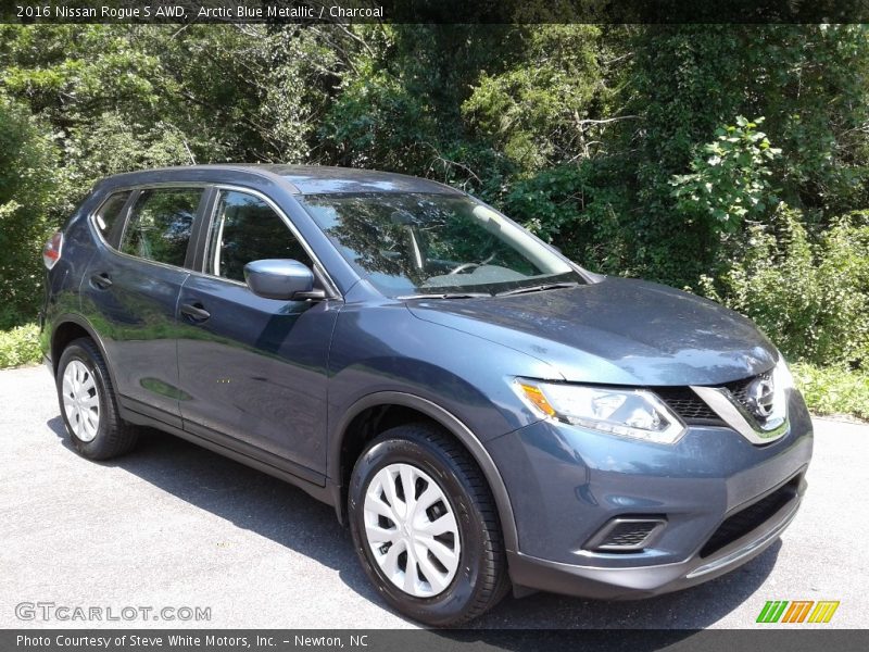 Front 3/4 View of 2016 Rogue S AWD
