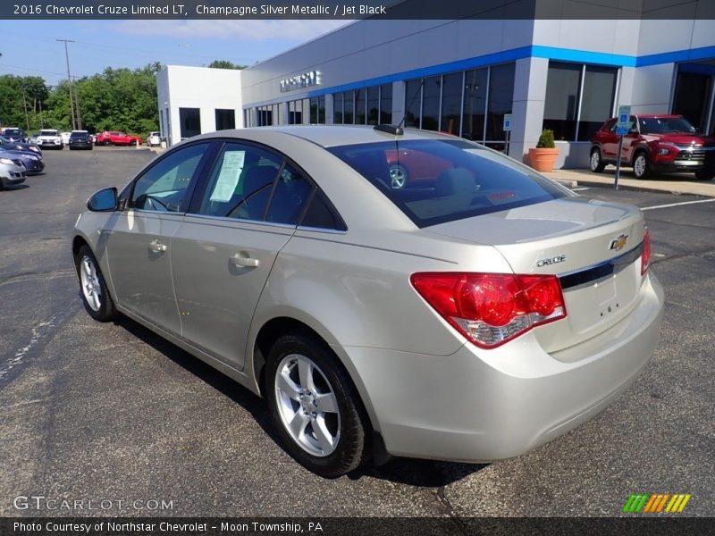 Champagne Silver Metallic / Jet Black 2016 Chevrolet Cruze Limited LT