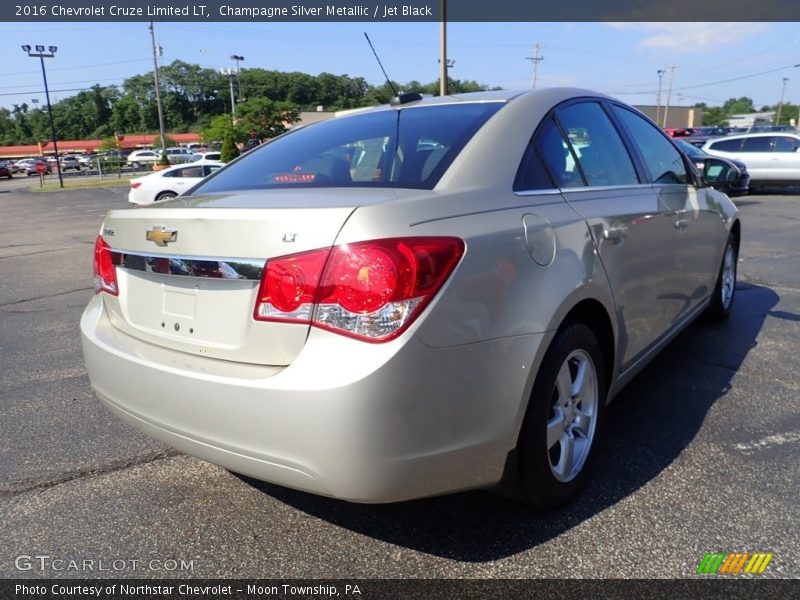 Champagne Silver Metallic / Jet Black 2016 Chevrolet Cruze Limited LT