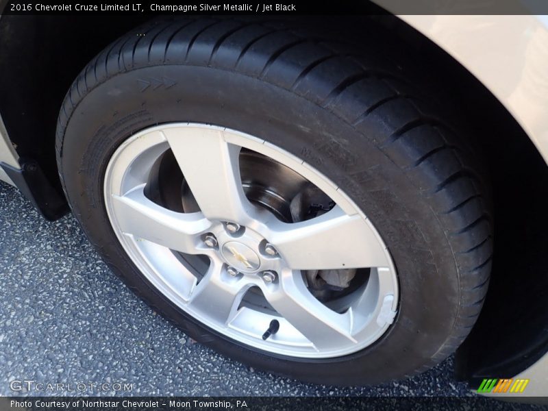 Champagne Silver Metallic / Jet Black 2016 Chevrolet Cruze Limited LT