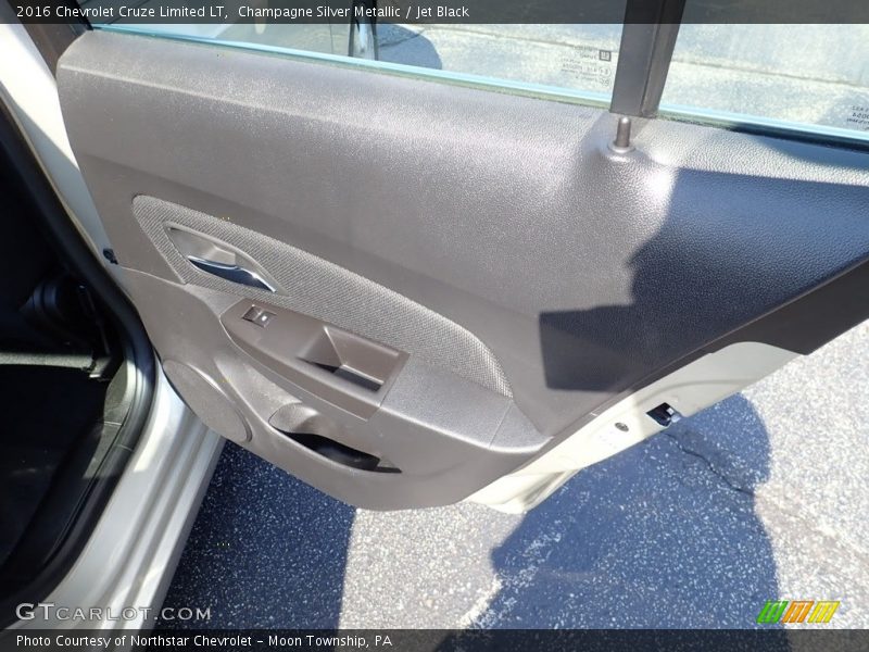 Champagne Silver Metallic / Jet Black 2016 Chevrolet Cruze Limited LT