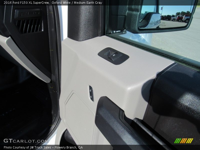 Oxford White / Medium Earth Gray 2016 Ford F150 XL SuperCrew