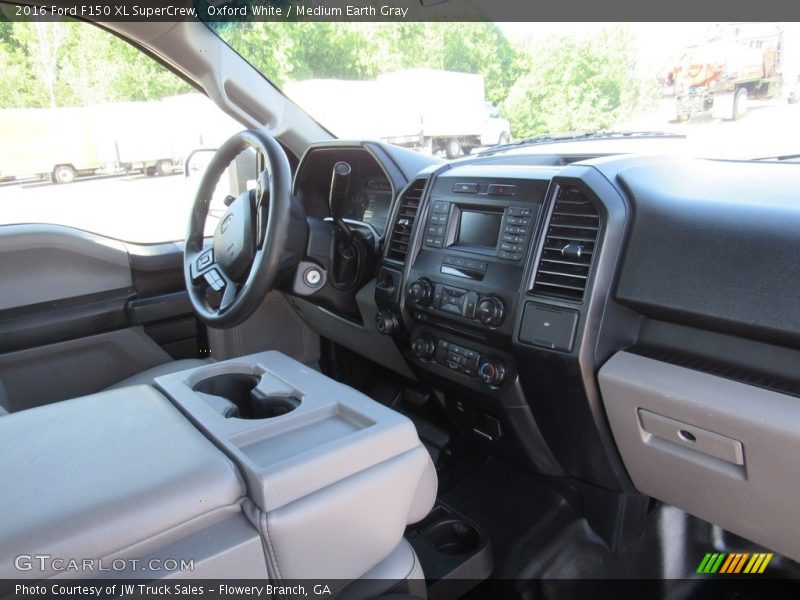 Oxford White / Medium Earth Gray 2016 Ford F150 XL SuperCrew
