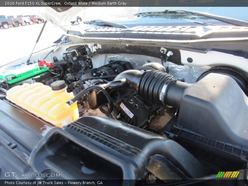 Oxford White / Medium Earth Gray 2016 Ford F150 XL SuperCrew