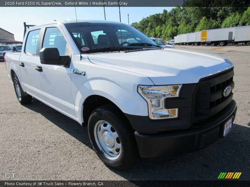 Oxford White / Medium Earth Gray 2016 Ford F150 XL SuperCrew