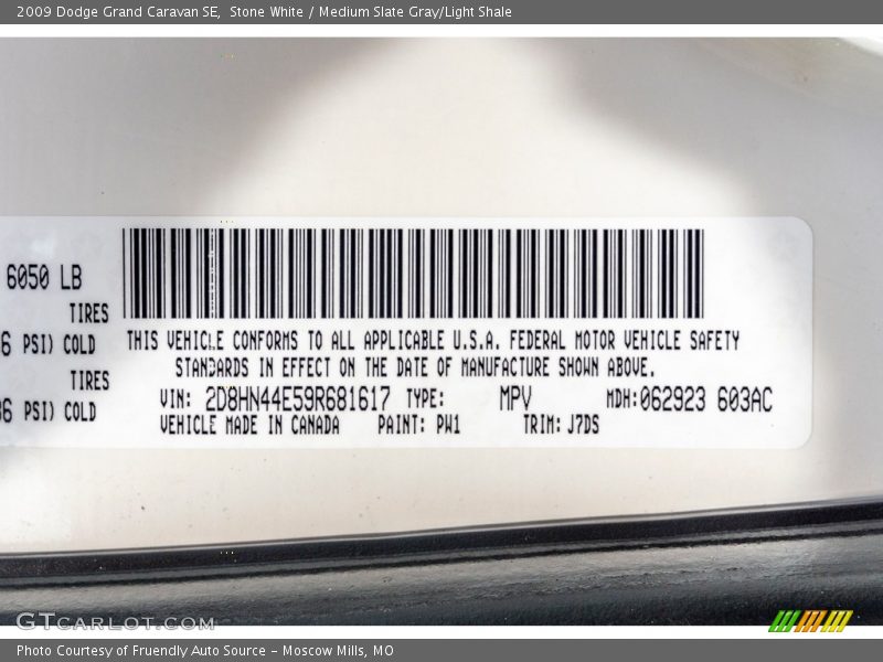 Stone White / Medium Slate Gray/Light Shale 2009 Dodge Grand Caravan SE