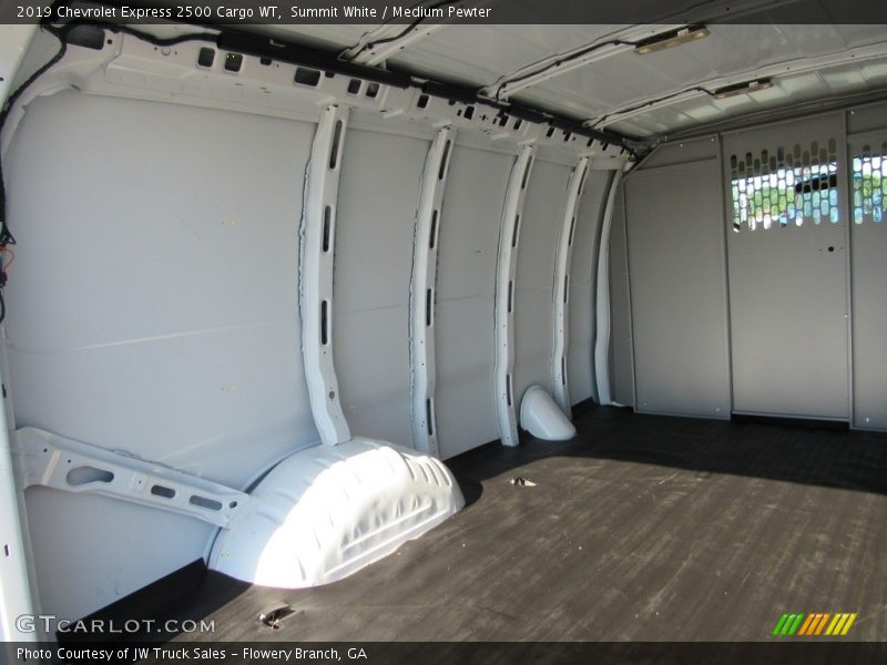 Summit White / Medium Pewter 2019 Chevrolet Express 2500 Cargo WT