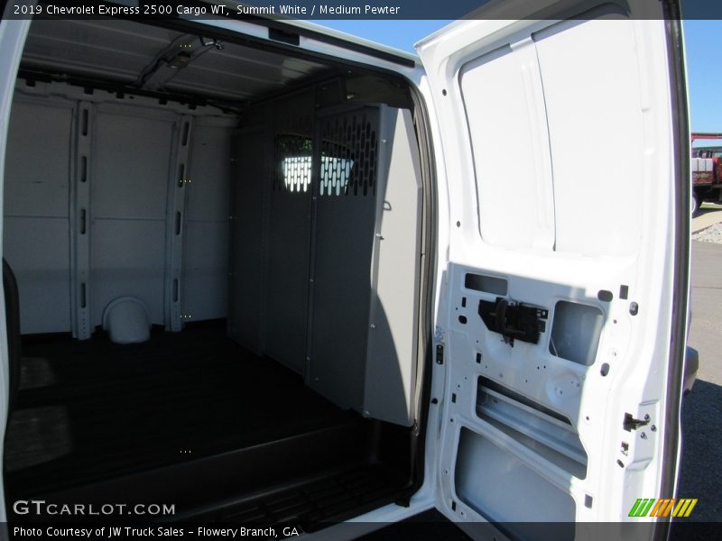 Summit White / Medium Pewter 2019 Chevrolet Express 2500 Cargo WT