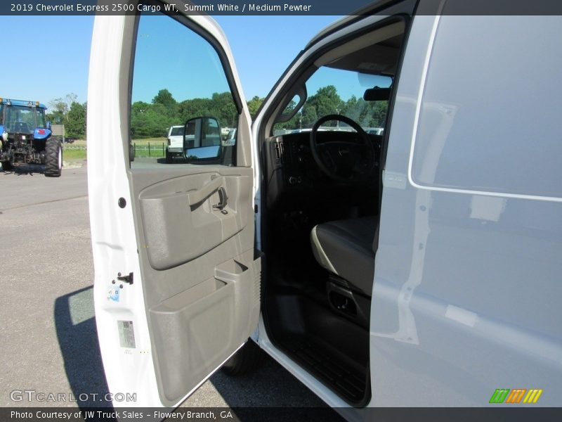 Summit White / Medium Pewter 2019 Chevrolet Express 2500 Cargo WT
