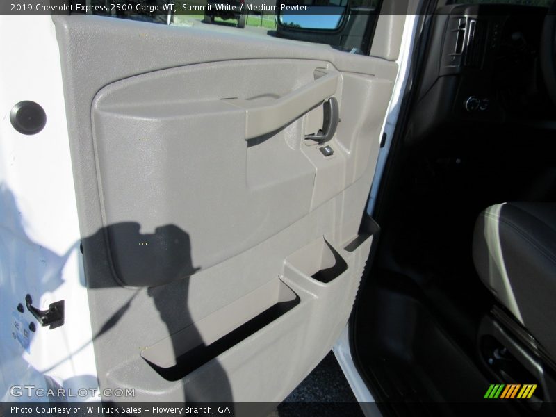 Summit White / Medium Pewter 2019 Chevrolet Express 2500 Cargo WT