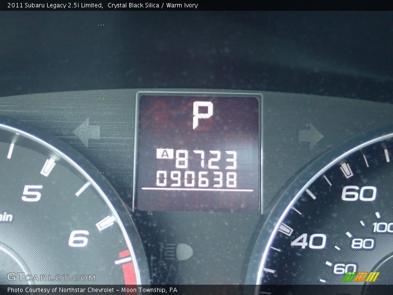 Crystal Black Silica / Warm Ivory 2011 Subaru Legacy 2.5i Limited
