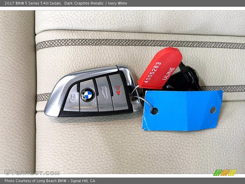 Dark Graphite Metallic / Ivory White 2017 BMW 5 Series 540i Sedan