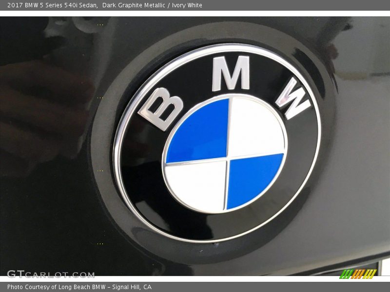 Dark Graphite Metallic / Ivory White 2017 BMW 5 Series 540i Sedan