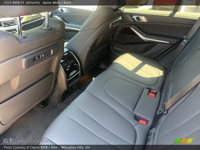 Alpine White / Black 2020 BMW X5 xDrive40i