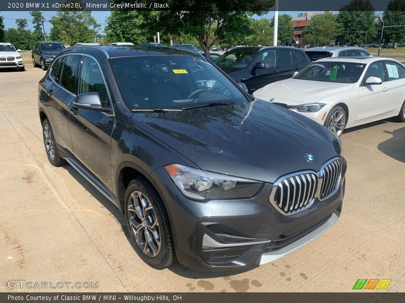 Mineral Grey Metallic / Black 2020 BMW X1 xDrive28i