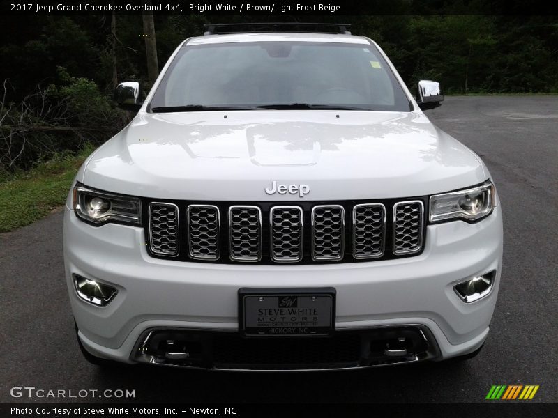 Bright White / Brown/Light Frost Beige 2017 Jeep Grand Cherokee Overland 4x4