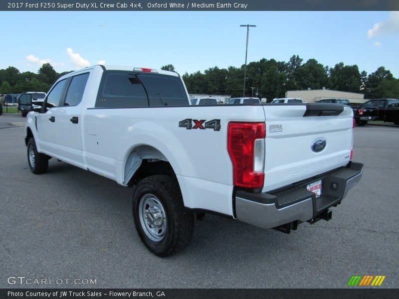 Oxford White / Medium Earth Gray 2017 Ford F250 Super Duty XL Crew Cab 4x4