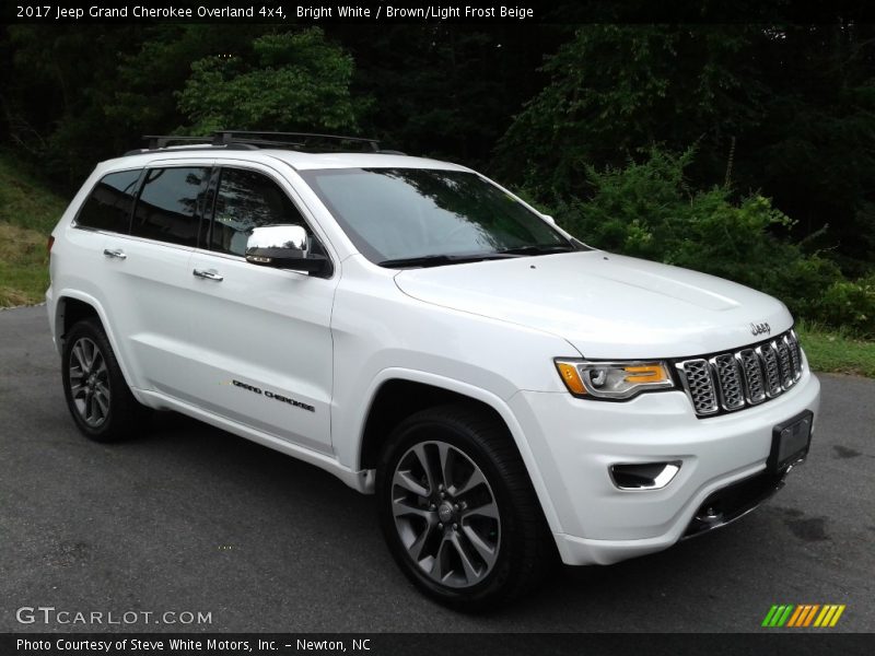 Bright White / Brown/Light Frost Beige 2017 Jeep Grand Cherokee Overland 4x4