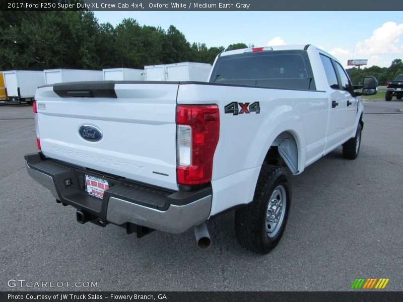 Oxford White / Medium Earth Gray 2017 Ford F250 Super Duty XL Crew Cab 4x4