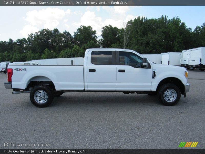 Oxford White / Medium Earth Gray 2017 Ford F250 Super Duty XL Crew Cab 4x4