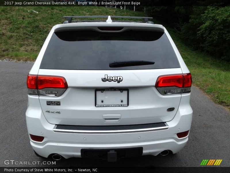 Bright White / Brown/Light Frost Beige 2017 Jeep Grand Cherokee Overland 4x4