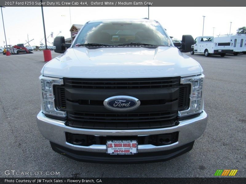 Oxford White / Medium Earth Gray 2017 Ford F250 Super Duty XL Crew Cab 4x4