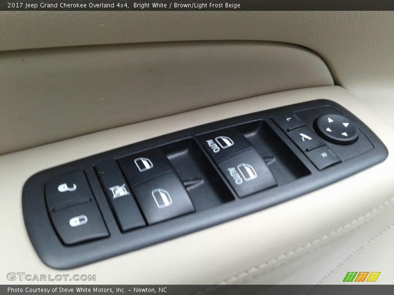 Bright White / Brown/Light Frost Beige 2017 Jeep Grand Cherokee Overland 4x4