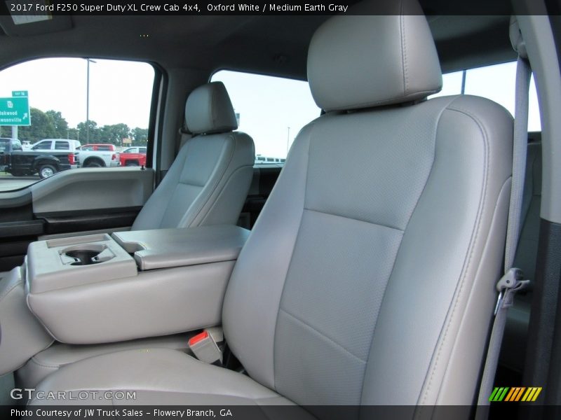 Oxford White / Medium Earth Gray 2017 Ford F250 Super Duty XL Crew Cab 4x4