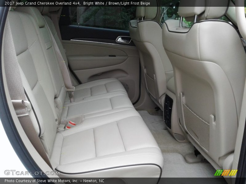Bright White / Brown/Light Frost Beige 2017 Jeep Grand Cherokee Overland 4x4