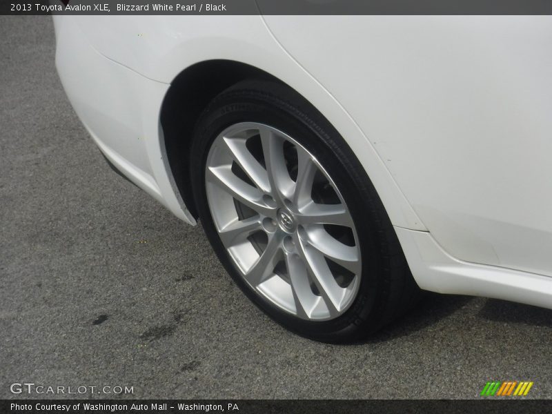 Blizzard White Pearl / Black 2013 Toyota Avalon XLE