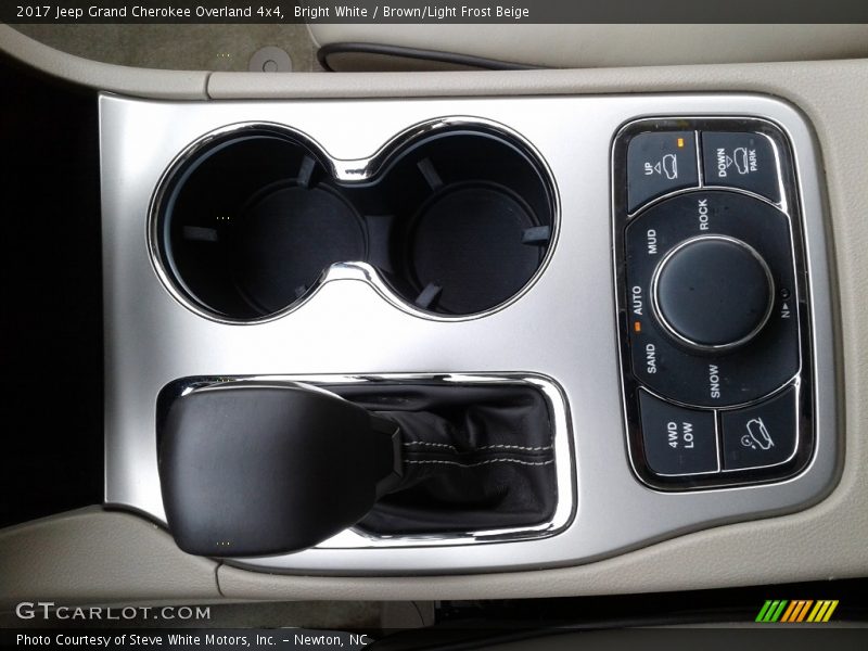 Bright White / Brown/Light Frost Beige 2017 Jeep Grand Cherokee Overland 4x4