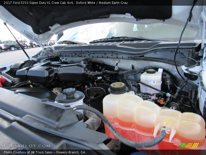 Oxford White / Medium Earth Gray 2017 Ford F250 Super Duty XL Crew Cab 4x4