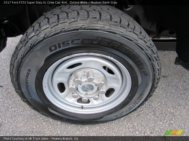 Oxford White / Medium Earth Gray 2017 Ford F250 Super Duty XL Crew Cab 4x4