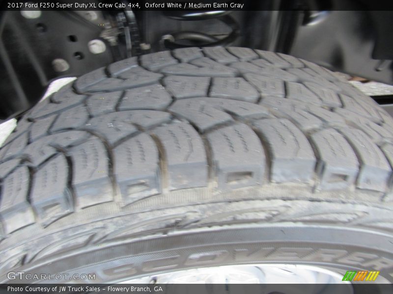 Oxford White / Medium Earth Gray 2017 Ford F250 Super Duty XL Crew Cab 4x4