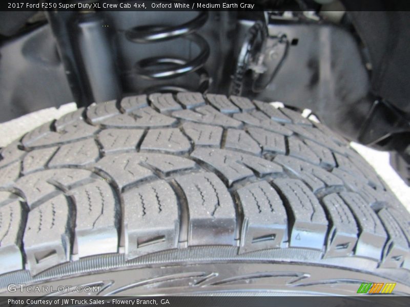 Oxford White / Medium Earth Gray 2017 Ford F250 Super Duty XL Crew Cab 4x4