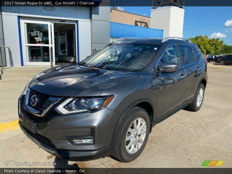 Gun Metallic / Charcoal 2017 Nissan Rogue SV AWD