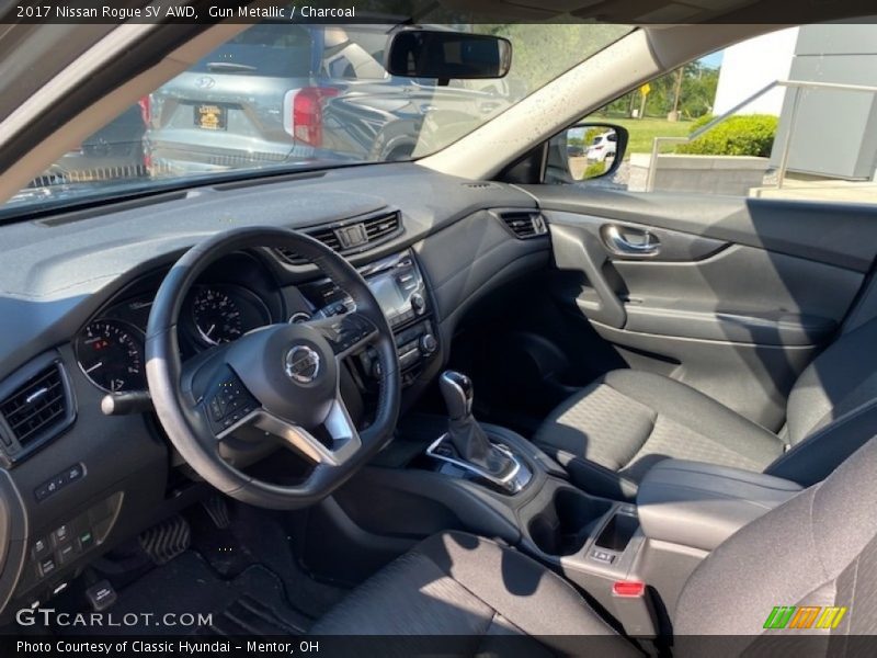 Gun Metallic / Charcoal 2017 Nissan Rogue SV AWD