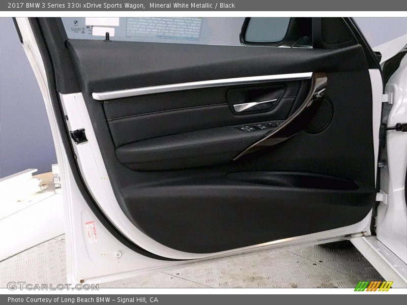 Door Panel of 2017 3 Series 330i xDrive Sports Wagon
