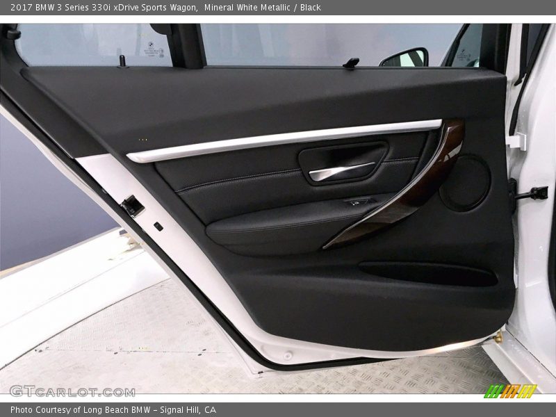 Door Panel of 2017 3 Series 330i xDrive Sports Wagon
