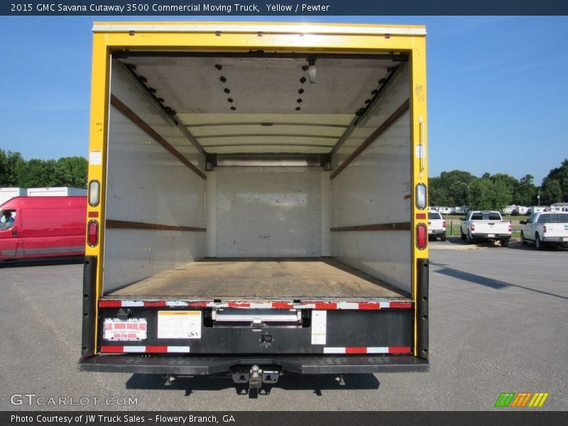  2015 Savana Cutaway 3500 Commercial Moving Truck Trunk