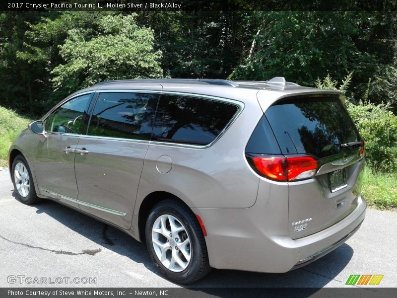 Molten Silver / Black/Alloy 2017 Chrysler Pacifica Touring L