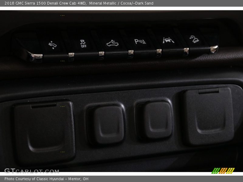 Mineral Metallic / Cocoa/­Dark Sand 2018 GMC Sierra 1500 Denali Crew Cab 4WD