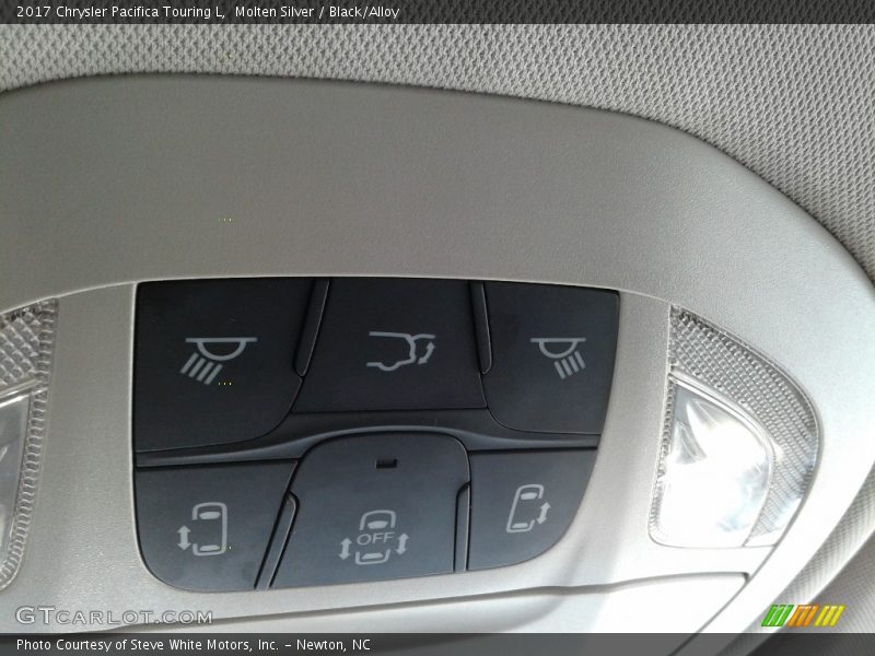 Molten Silver / Black/Alloy 2017 Chrysler Pacifica Touring L