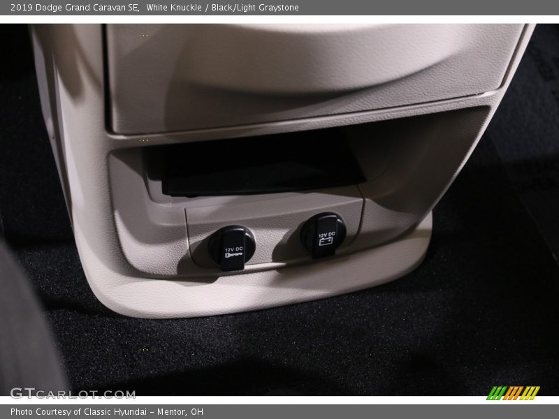 White Knuckle / Black/Light Graystone 2019 Dodge Grand Caravan SE