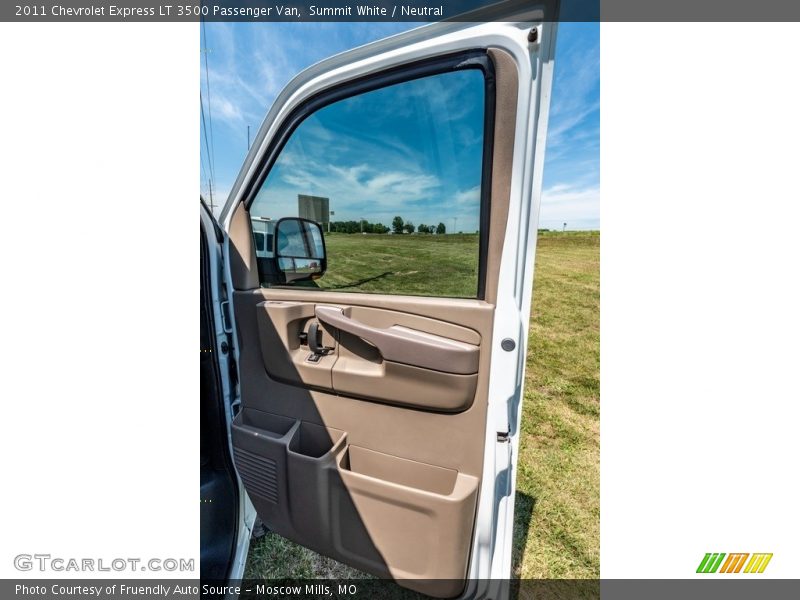 Summit White / Neutral 2011 Chevrolet Express LT 3500 Passenger Van