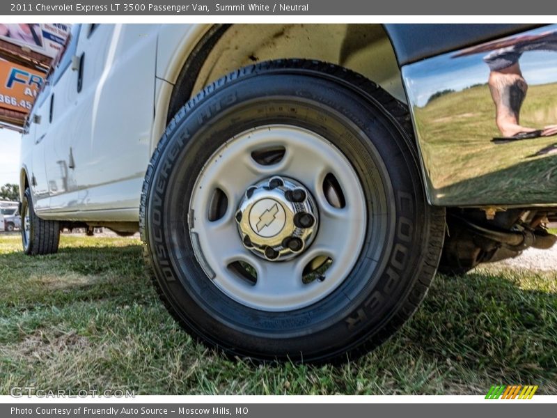 Summit White / Neutral 2011 Chevrolet Express LT 3500 Passenger Van