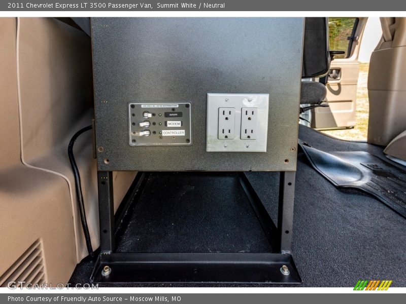 Summit White / Neutral 2011 Chevrolet Express LT 3500 Passenger Van